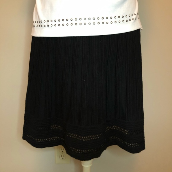 Fit and Flair knit skirt. - Picture 2 of 9